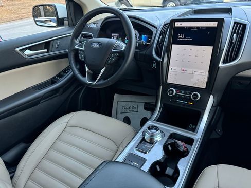 Used 2024 Ford Edge SEL w/ Convenience Package image 23