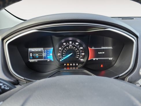 Used 2019 Ford Fusion SE w/ Equipment Group 151A FWD image 15