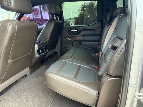 Used 2021 GMC Sierra 1500 Denali w/ Denali Ultimate Package AWD/4WD image 12