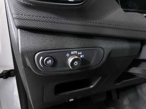 Used 2025 Chevrolet TrailBlazer LT AWD/4WD image 18