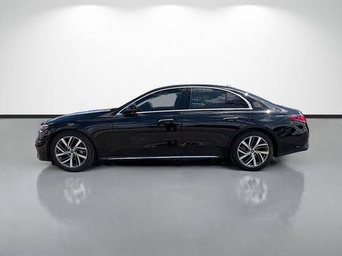 Used 2024 Mercedes-Benz E 350 4MATIC Sedan image 2