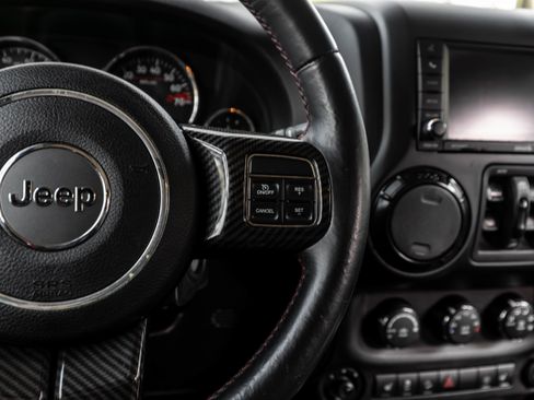 Used 2017 Jeep Wrangler Unlimited Rubicon image 8