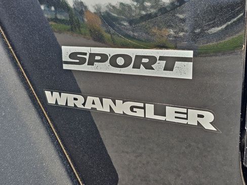 Used 2011 Jeep Wrangler Sport AWD/4WD image 13