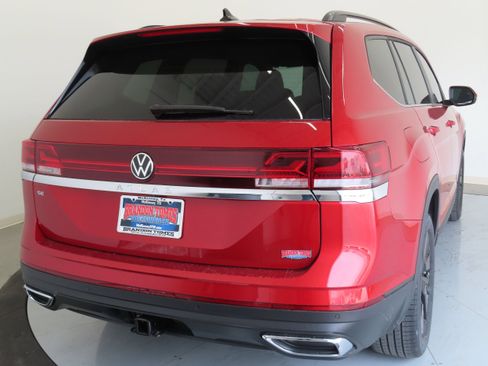 New 2025 Volkswagen Atlas SE image 4