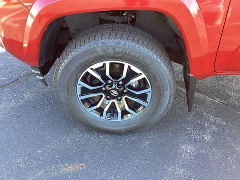 Used 2022 Toyota Tacoma TRD Sport image 33