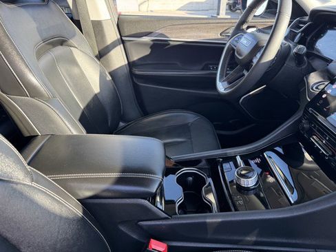 Used 2022 Jeep Grand Cherokee Limited 4xe image 8