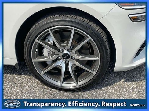 Used 2025 Genesis G70 2.5T image 9