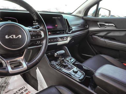 Used 2024 Kia Sportage EX image 24