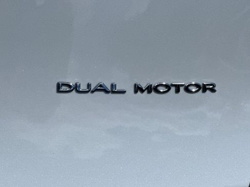 Used 2023 Tesla Model Y Long Range AWD/4WD image 48
