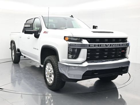 Used 2023 Chevrolet Silverado 2500 LT AWD/4WD image 3