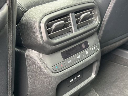 New 2025 Honda Pilot Touring image 14