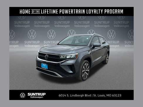Used 2023 Volkswagen Taos SE w/ Panoramic Sunroof Package FWD image 1