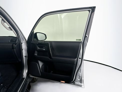 Used 2020 Toyota 4Runner TRD Off-Road Premium image 33