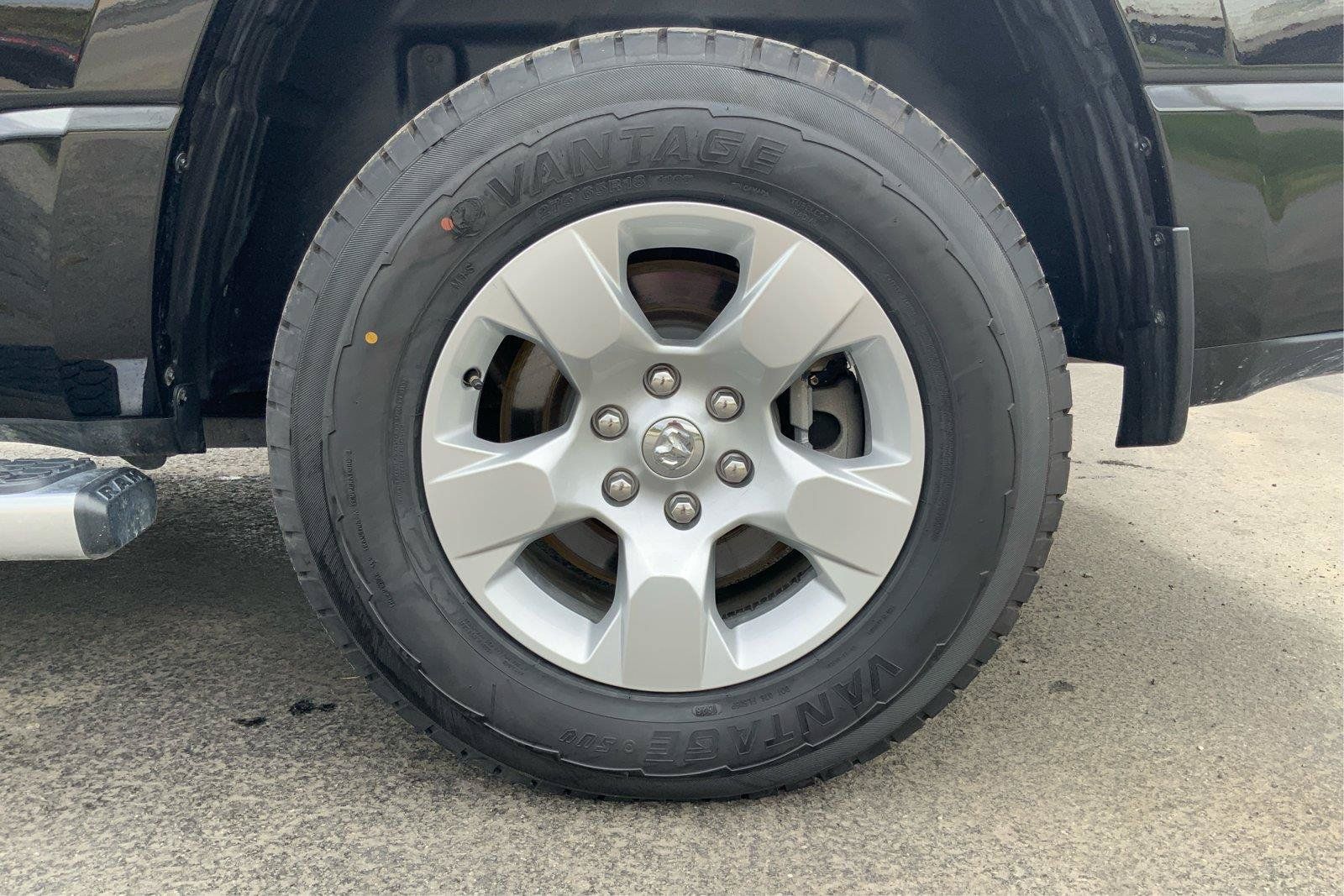 Used 2023 RAM 1500 Big Horn AWD/4WD image 29