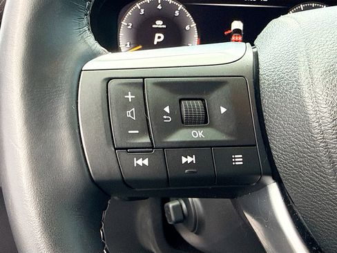 Used 2023 INFINITI QX60 Sensory w/ Vision Package AWD/4WD image 39