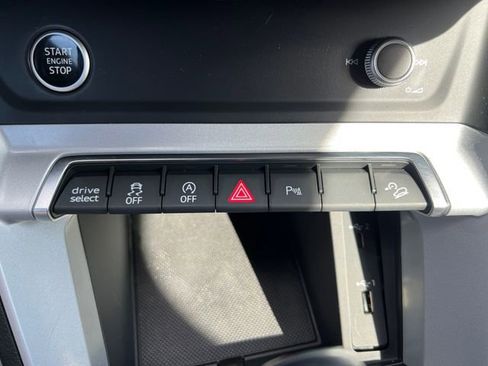 Used 2021 Audi Q3 2.0T Premium w/ Convenience Package AWD/4WD image 29