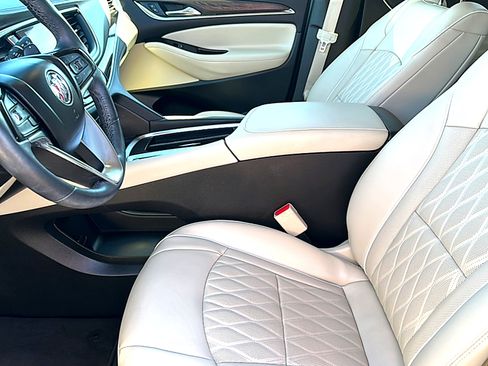 Used 2022 Buick Enclave Avenir w/ Avenir Technology Package image 13