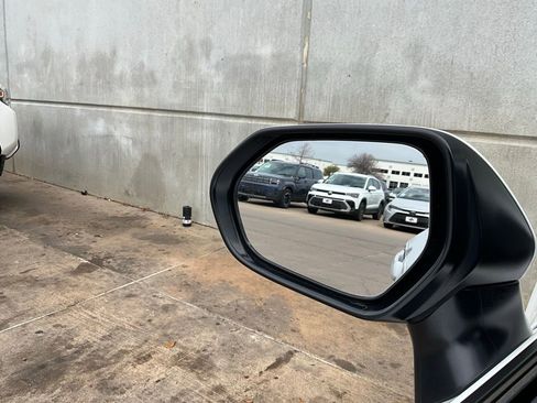 Used 2025 Toyota Camry LE image 18