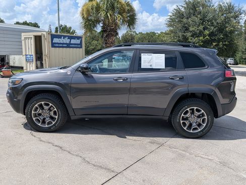Used 2022 Jeep Cherokee Trailhawk w/ Sun, Sound & Nav Group AWD/4WD image 7