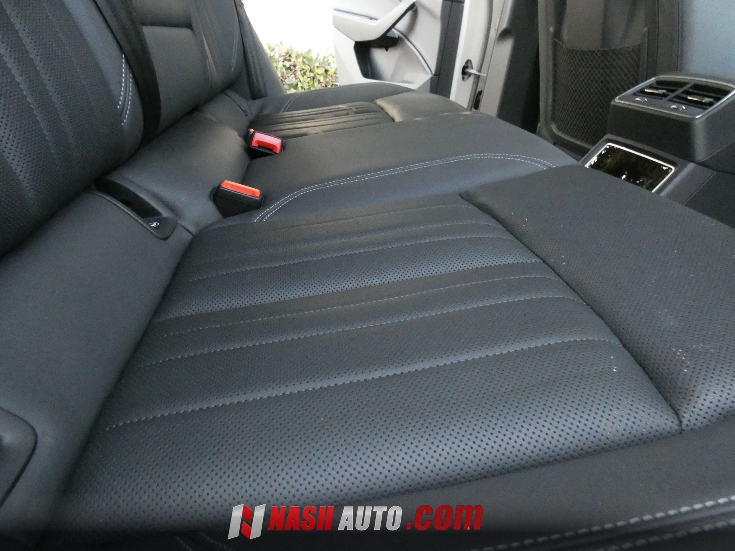 Used 2022 Audi e-tron Premium Plus w/ Premium Plus Package AWD/4WD image 40