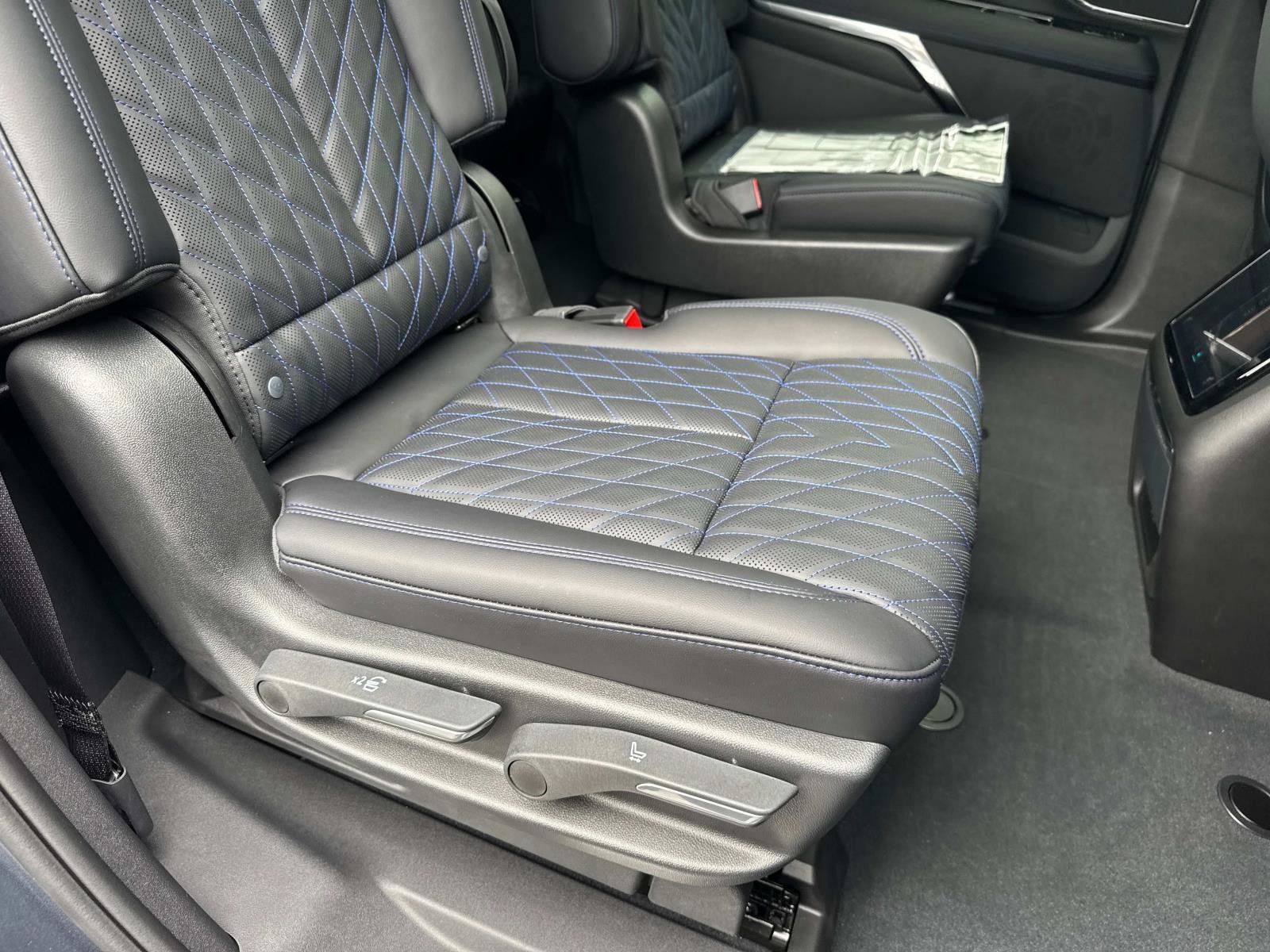 New 2025 Cadillac Escalade IQ Luxury 1 AWD/4WD image 27