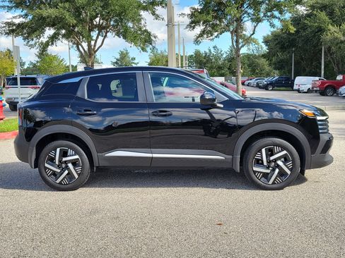 Certified 2025 Nissan Kicks SV w/ Illumination Package FWD image 4
