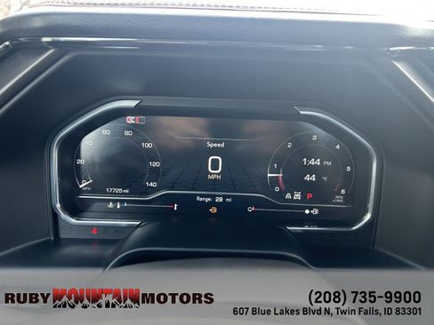 Used 2024 GMC Sierra 1500 AT4 w/ Technology Package AWD/4WD image 7