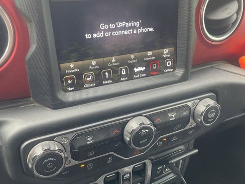 Used 2020 Jeep Gladiator Rubicon image 9