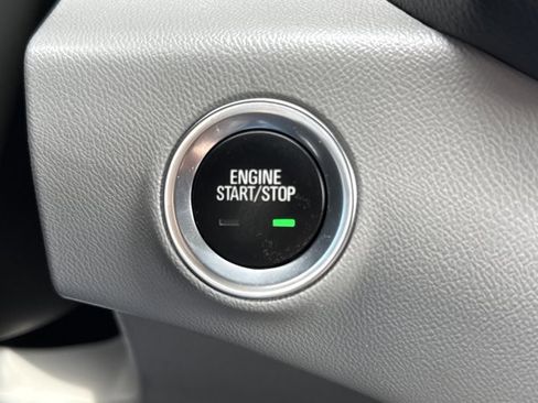 Used 2024 GMC Terrain SLT w/ Infotainment Package II AWD/4WD image 24