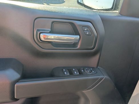 Certified 2025 Chevrolet Silverado 1500 Custom w/ Turbomax Blackout Package image 15