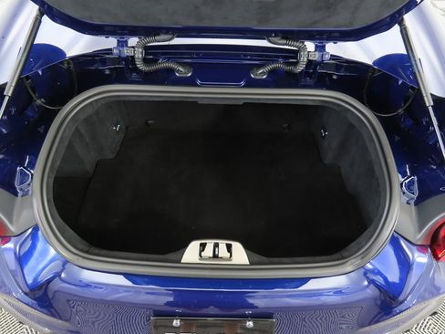 Used 2021 Ferrari 812 GTS image 32