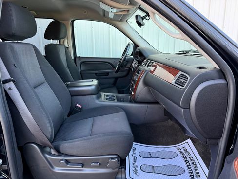 Used 2010 Chevrolet Suburban LS w/ Interior Plus Package image 33