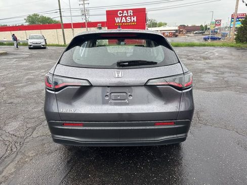 Used 2023 Honda HR-V LX image 6