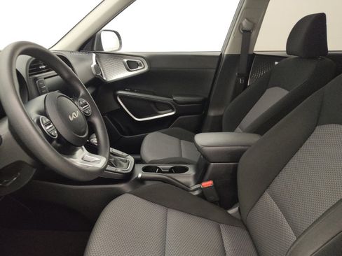 Used 2024 Kia Soul LX w/ Option Group 015 image 17