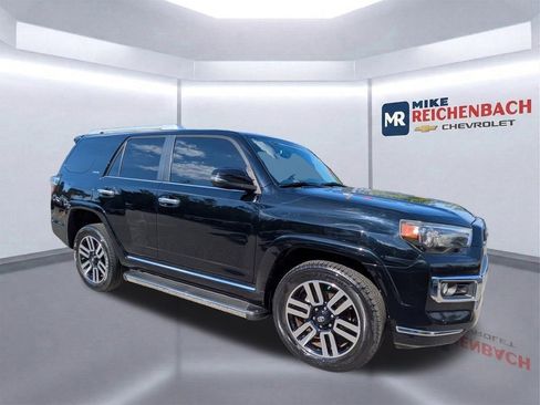 Used 2018 Toyota 4Runner Limited AWD/4WD image 2