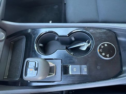 Used 2025 Nissan Rogue S AWD/4WD image 10