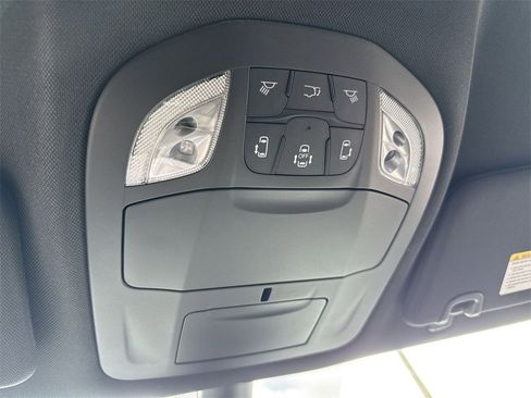 New 2026 Chrysler Pacifica Select image 16