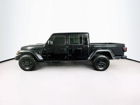 Used 2023 Jeep Gladiator Willys AWD/4WD image 4
