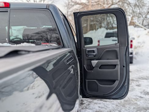 Used 2018 Chevrolet Silverado 1500 LT w/ All Star Edition image 39