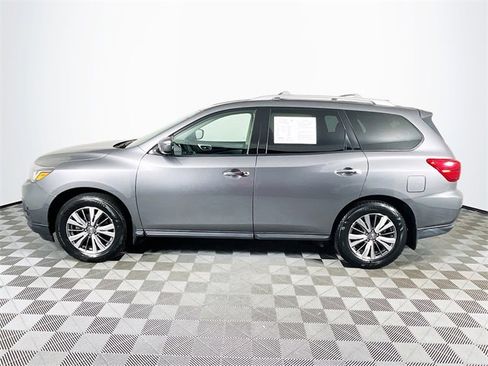 Used 2020 Nissan Pathfinder S image 5