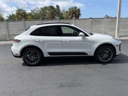 Certified 2025 Porsche Macan AWD/4WD image 7