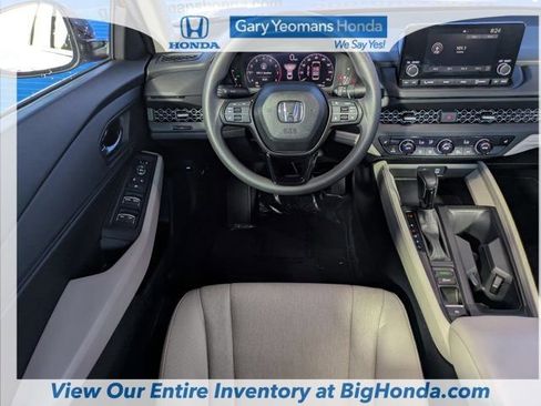 Used 2025 Honda Accord SE image 15