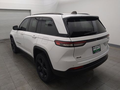 Used 2023 Jeep Grand Cherokee Altitude AWD/4WD image 5