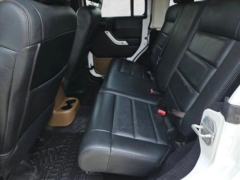 Used 2012 Jeep Wrangler Unlimited Sahara w/ Connectivity Group AWD/4WD image 10