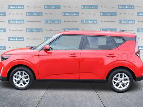 Used 2024 Kia Soul LX w/ Option Group 015 FWD image 10