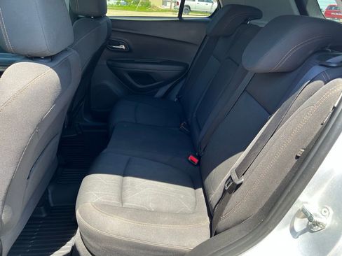 Used 2017 Chevrolet Trax LT AWD/4WD image 18