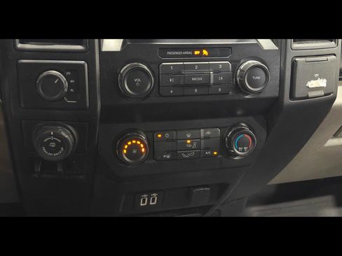 Used 2019 Ford F150 XL w/ Equipment Group 101A Mid AWD/4WD image 9