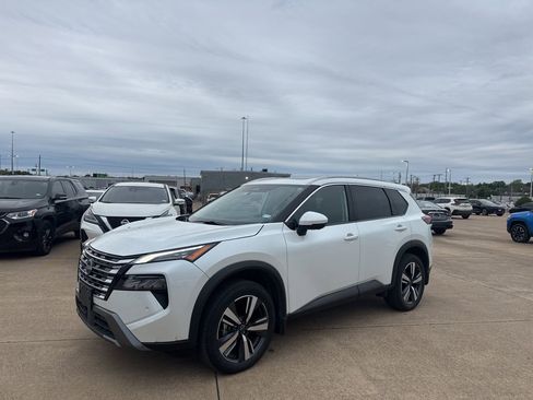 Certified 2024 Nissan Rogue SL w/ SL Premium Package image 8