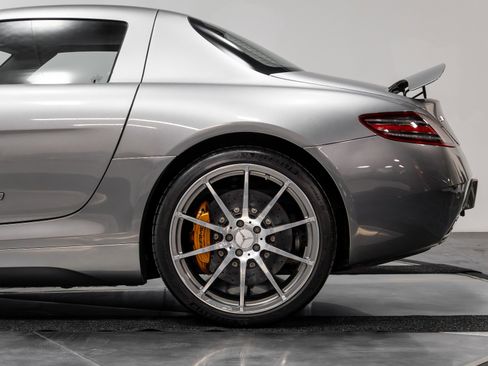 Used 2012 Mercedes-Benz SLS AMG Coupe image 34