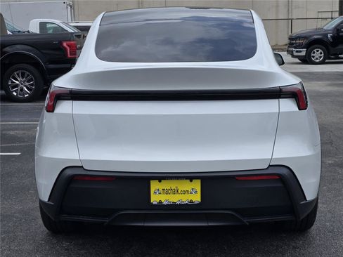 Used 2026 Tesla Model Y 2WD image 7
